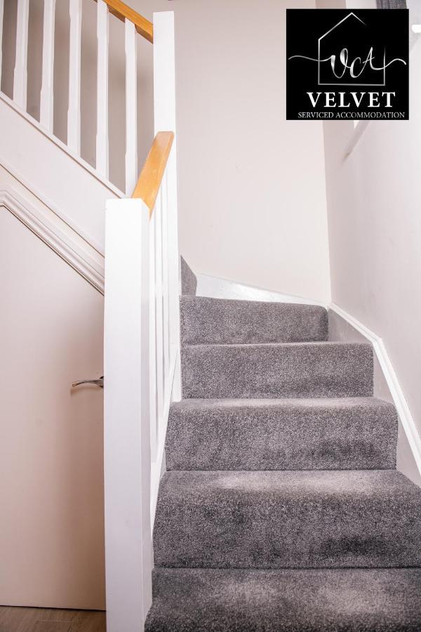 1 Bed House , Free Wifi,Free Parking,Leasure,Business Apartment Swansea Bagian luar foto
