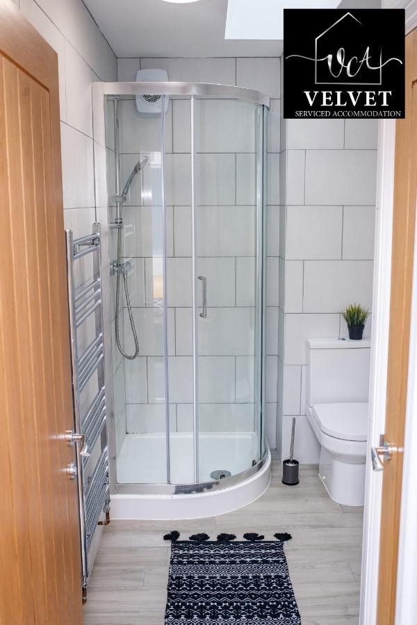 1 Bed House , Free Wifi,Free Parking,Leasure,Business Apartment Swansea Bagian luar foto