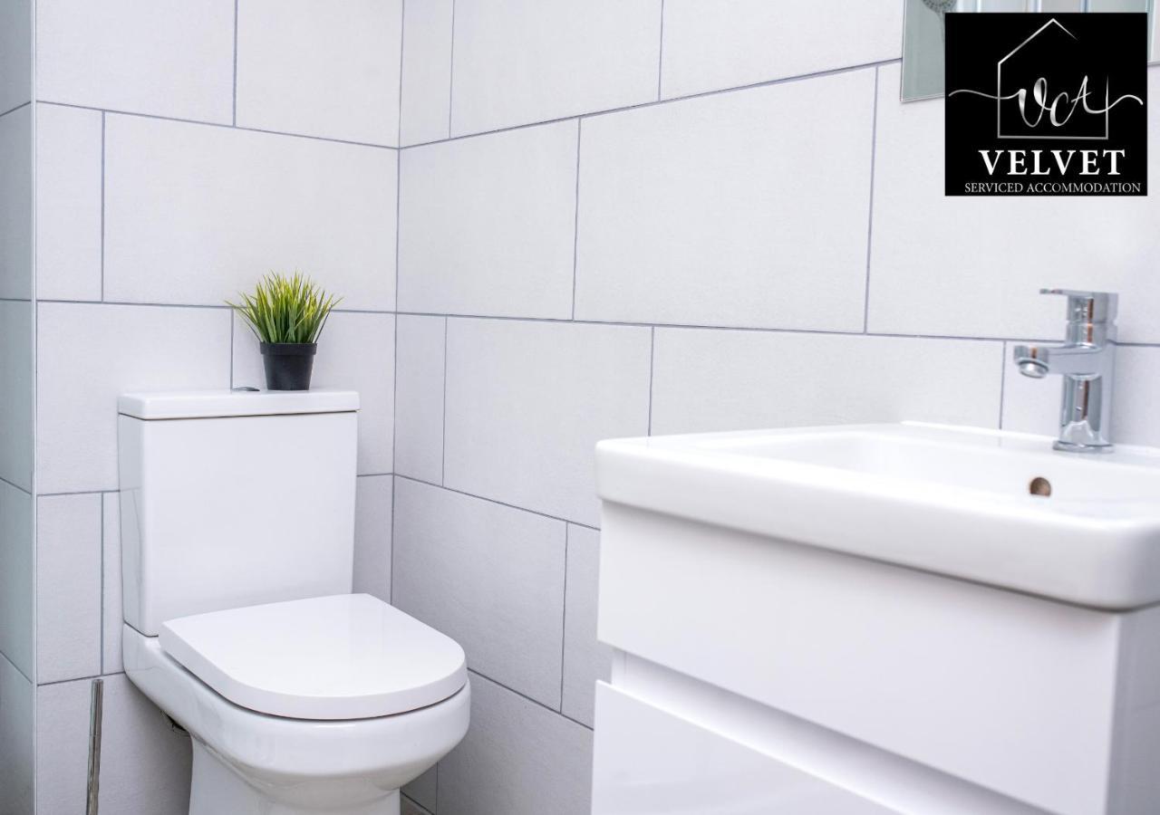 1 Bed House , Free Wifi,Free Parking,Leasure,Business Apartment Swansea Bagian luar foto