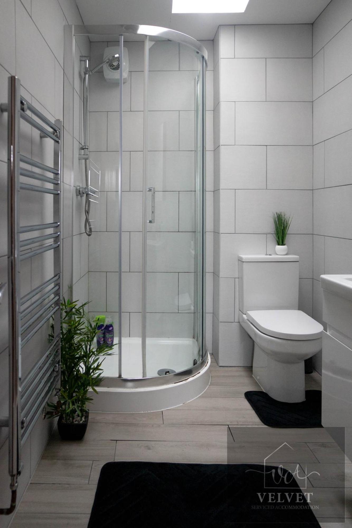 1 Bed House , Free Wifi,Free Parking,Leasure,Business Apartment Swansea Bagian luar foto