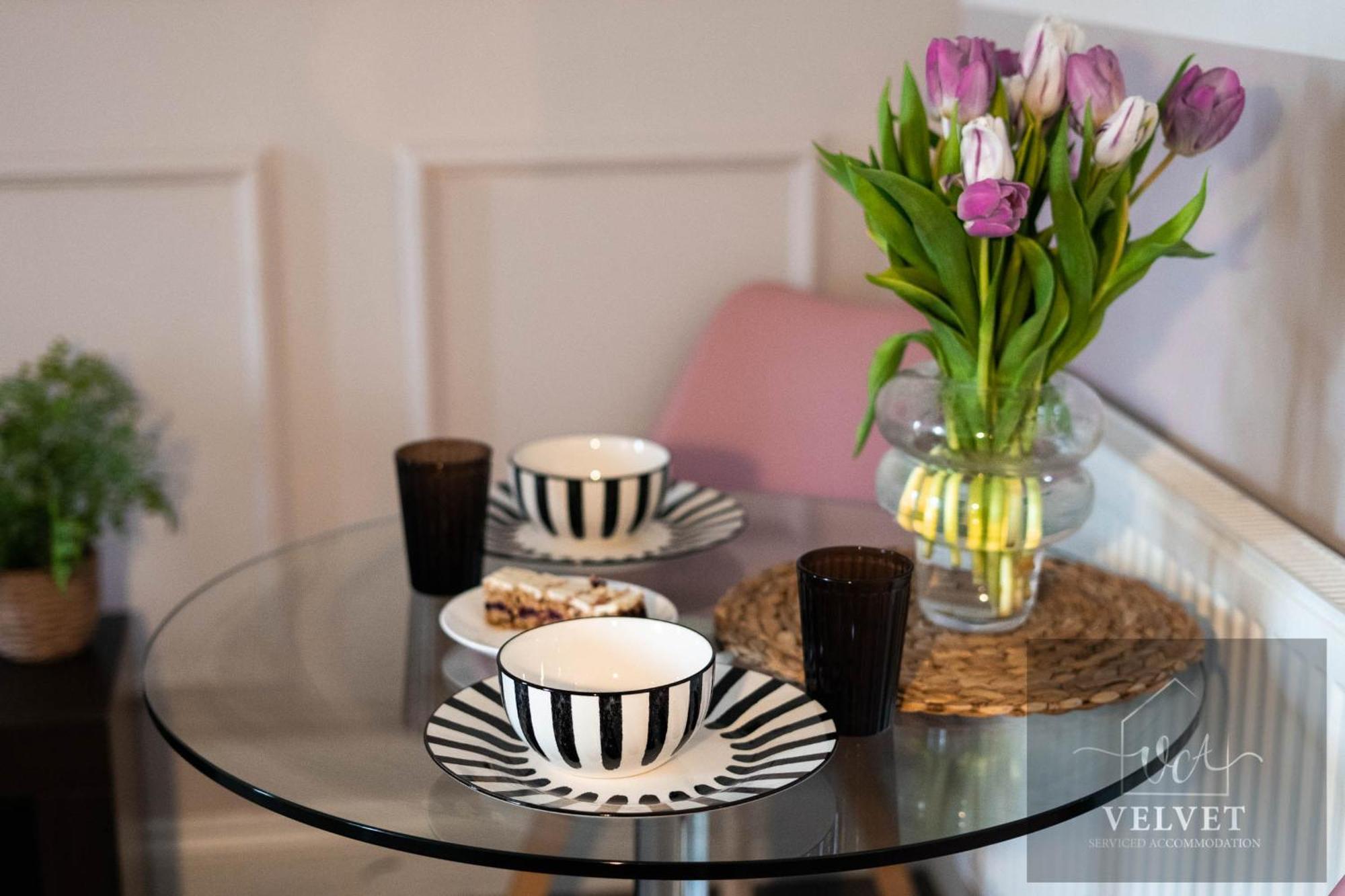 1 Bed House , Free Wifi,Free Parking,Leasure,Business Apartment Swansea Bagian luar foto