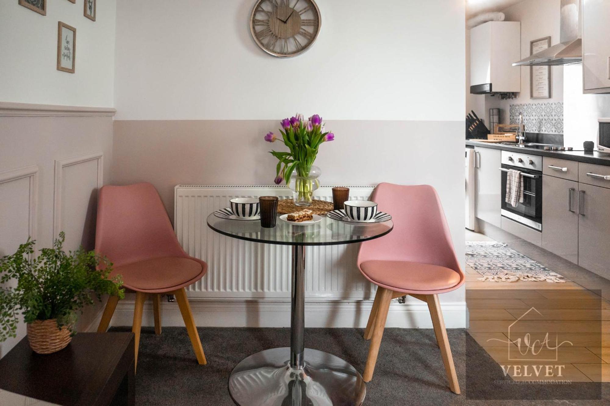 1 Bed House , Free Wifi,Free Parking,Leasure,Business Apartment Swansea Bagian luar foto