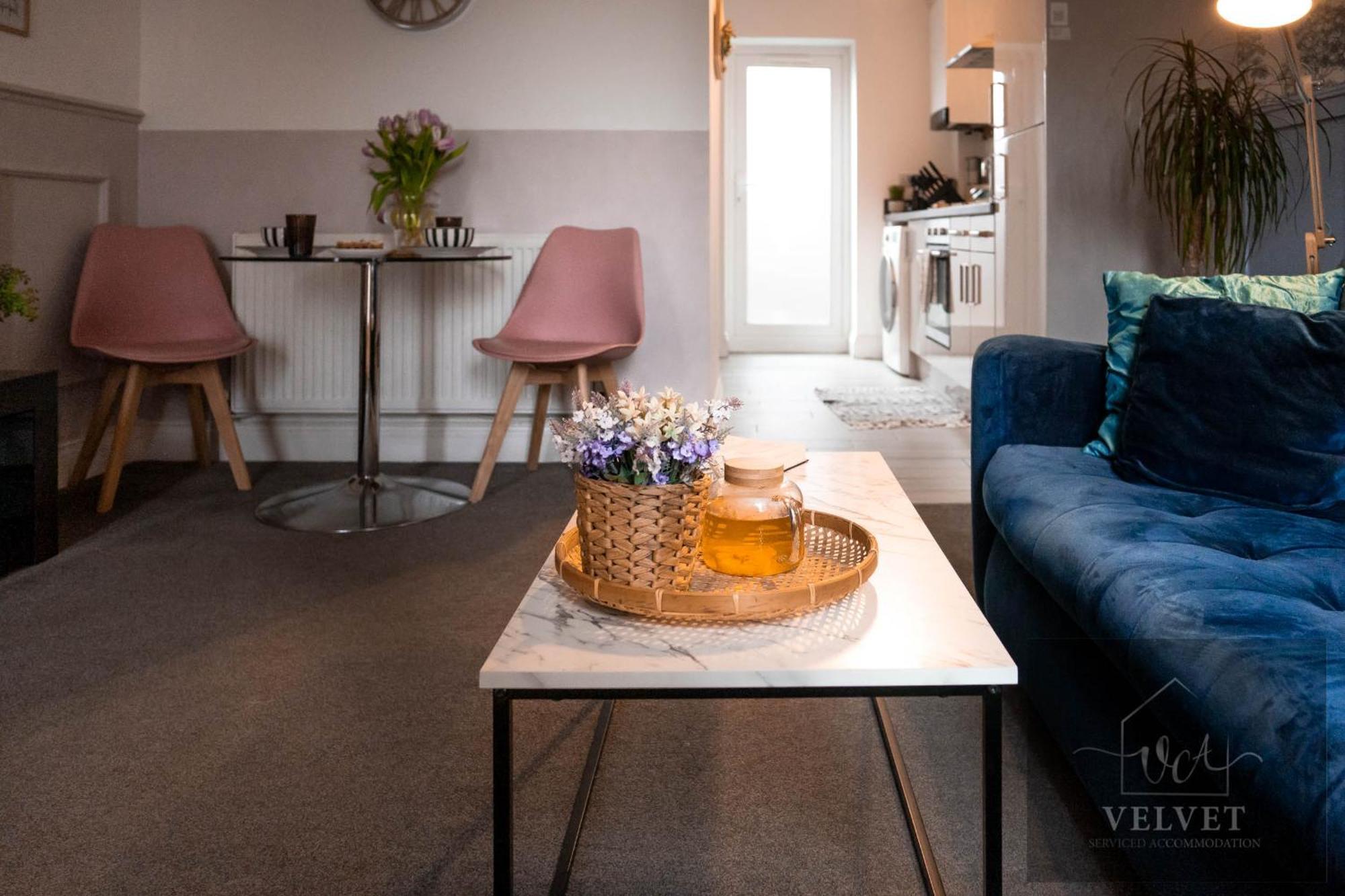 1 Bed House , Free Wifi,Free Parking,Leasure,Business Apartment Swansea Bagian luar foto