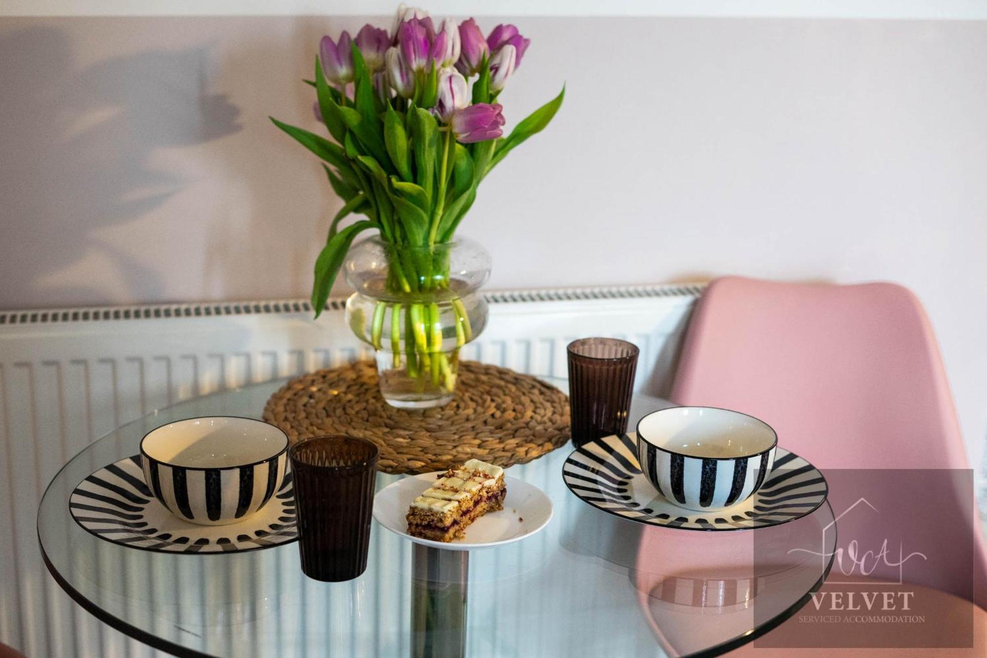 1 Bed House , Free Wifi,Free Parking,Leasure,Business Apartment Swansea Bagian luar foto